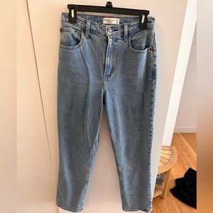 Abercrombie Curve Love Ultra High Rise 90s Straight Jean